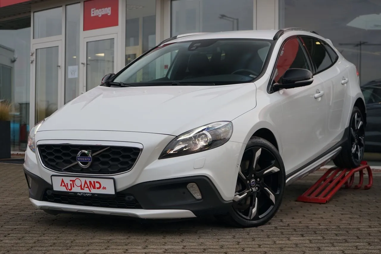 Volvo V40 Cross Country 2.0 D3...  Image 1