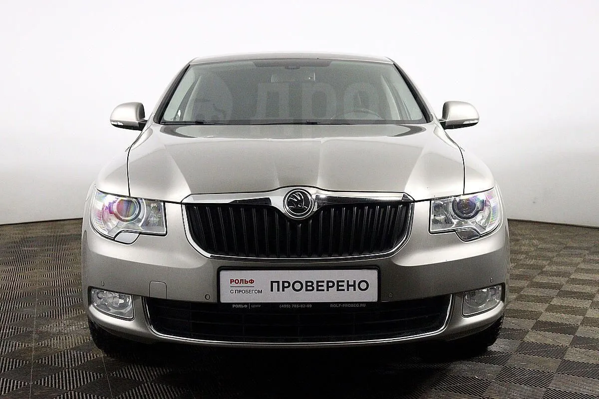 Skoda Superb Image 2