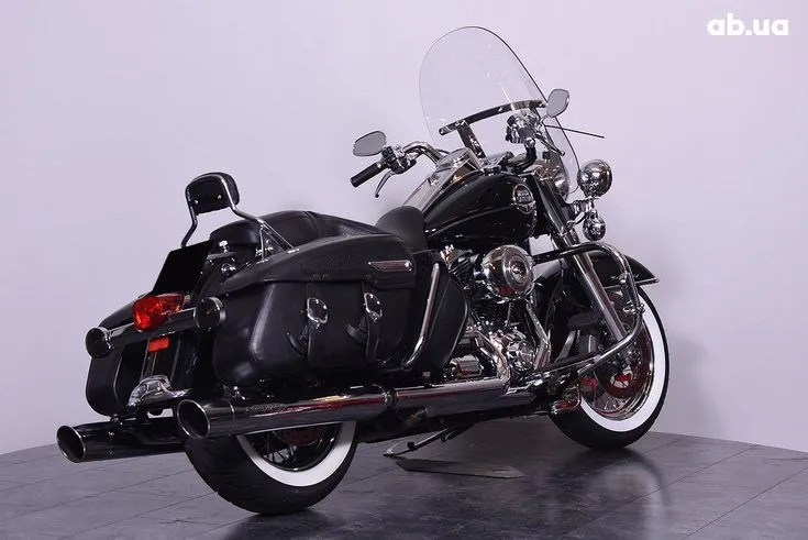 Harley-Davidson Touring Image 3